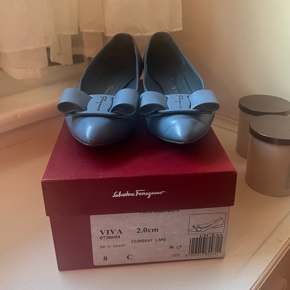 Salvatore Ferragamo viva pointed bow ballet blue flats